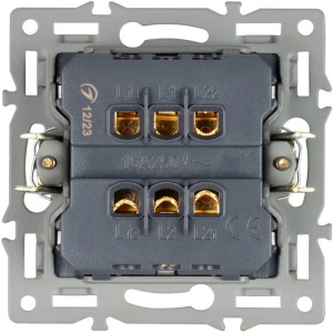 Выключатель  043728